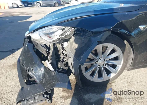 2017 Tesla Model S 60/75 z USA, uszkodzony, nr VIN 5YJSA1E18HF210565